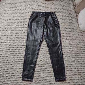 Stretch faux leather skinny pant